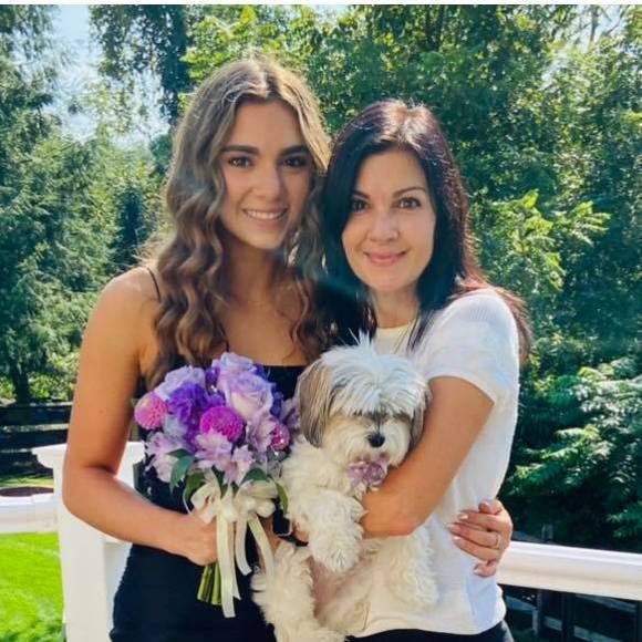 Meet your Posher, Melissa - Picture 1 of 1